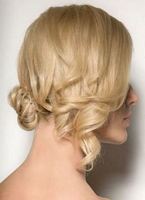 wieczorowe fryzury na wesele, albo idealne dla pieknych kobiet fryzury wesele numer zdjęcia z fryzurą to  4